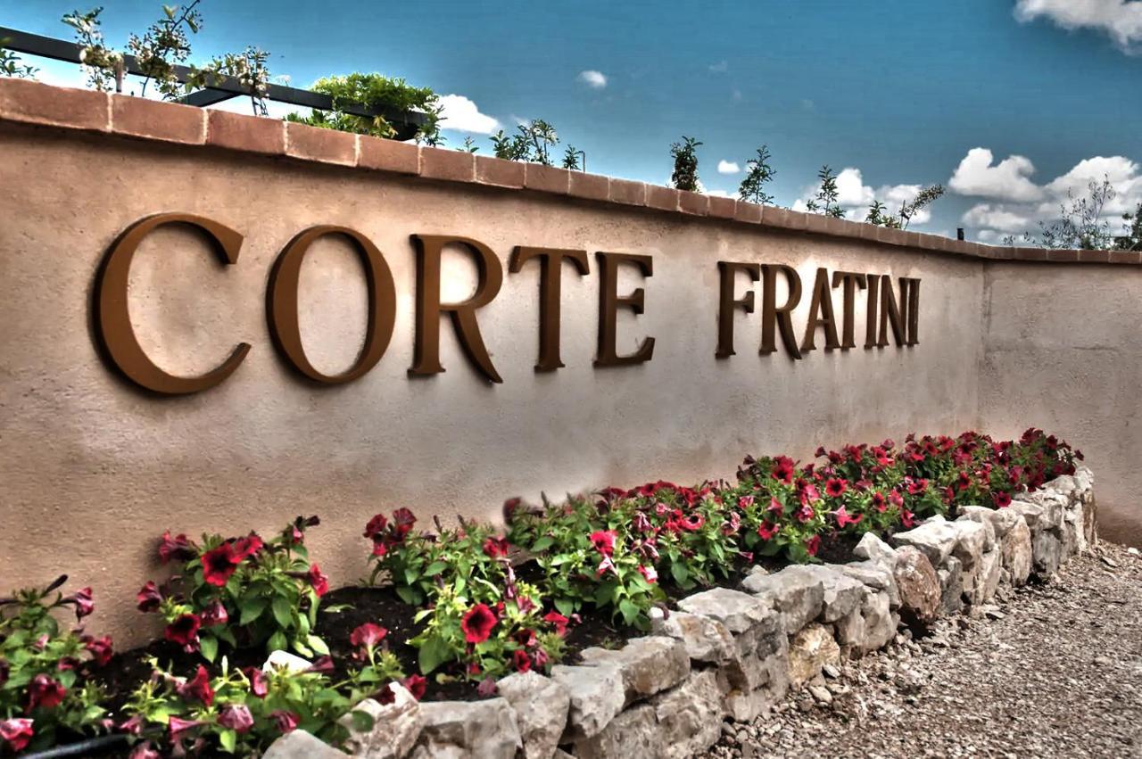 Corte Fratini Appartamenti Trevi Exterior foto